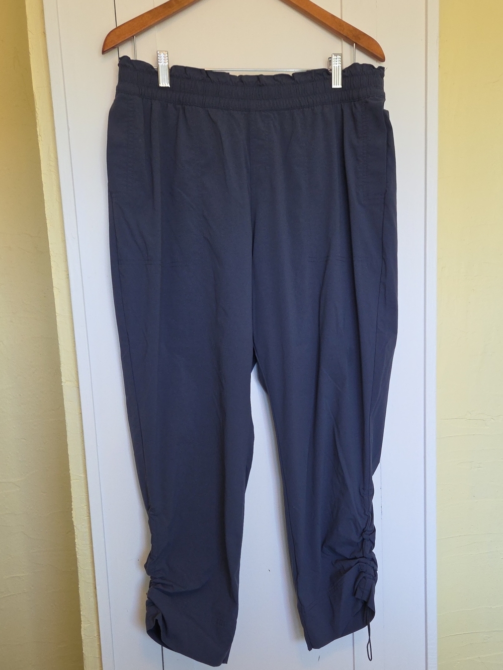 Columbia Elastic-Waist Joggers with Cinch Hem Size L